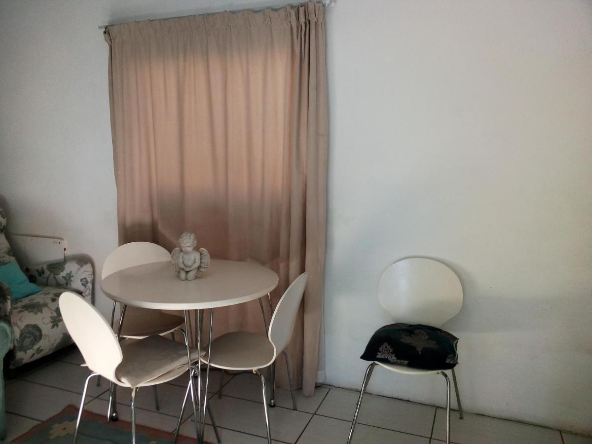 Апартаменты 36 Df Strauss Street Клейнмонд Экстерьер фото